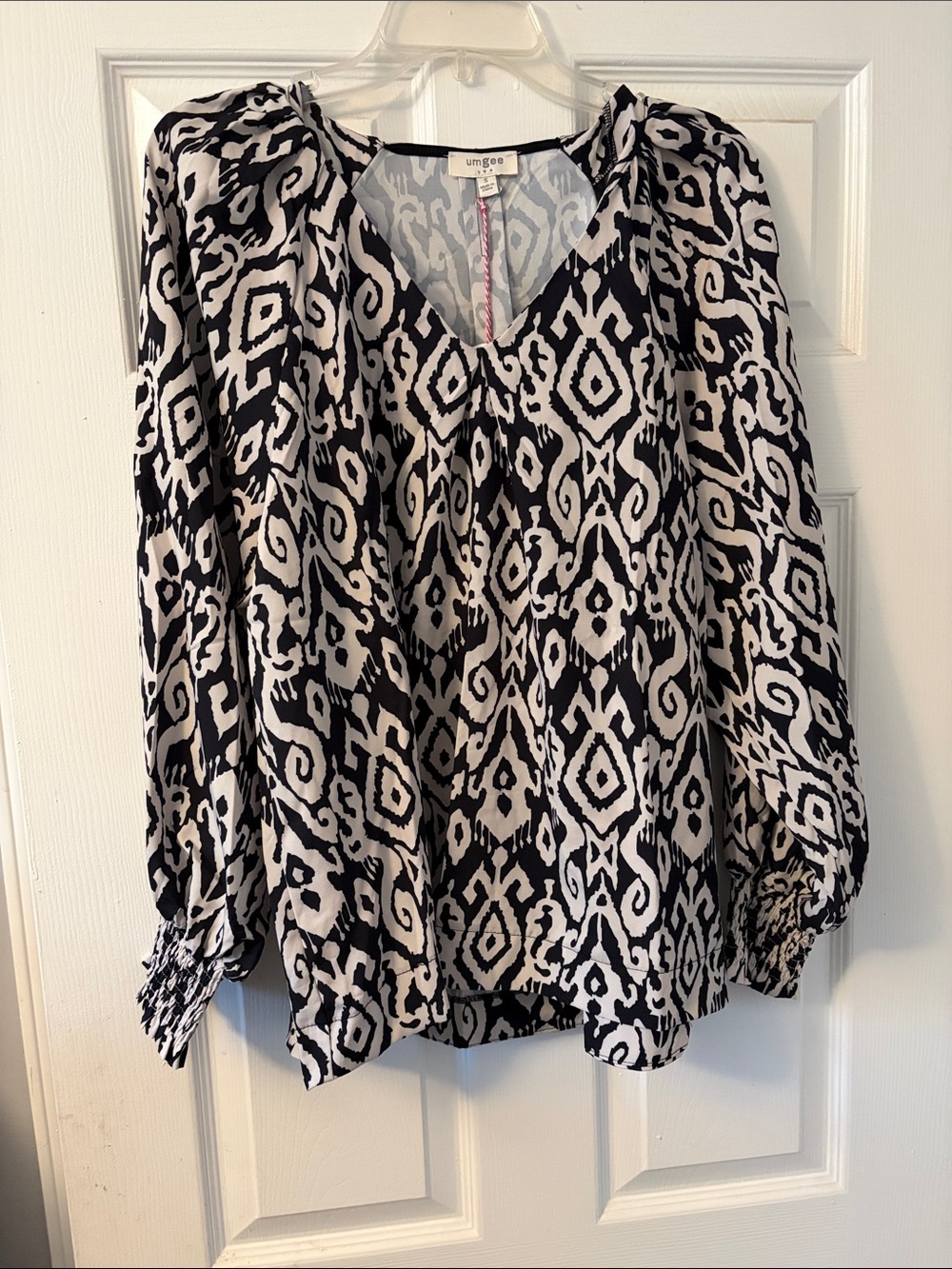 Umgee Black & White Geometric V-Neck Blouse